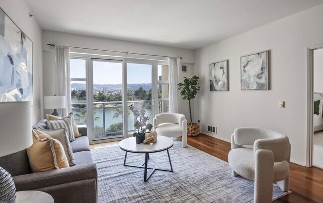 Building Photo - 1 Lakeside Dr