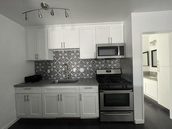 Building Photo - 6554 La Mirada Ave