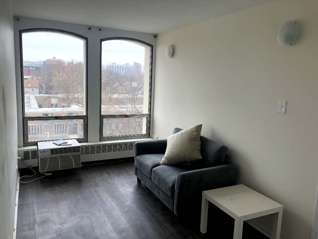 Foto del edificio - 1401 E 55th St
