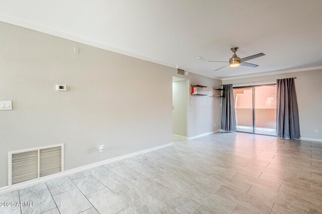 Building Photo - 4303 E Cactus Rd