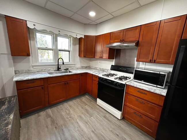Building Photo - Easten Home for Rent