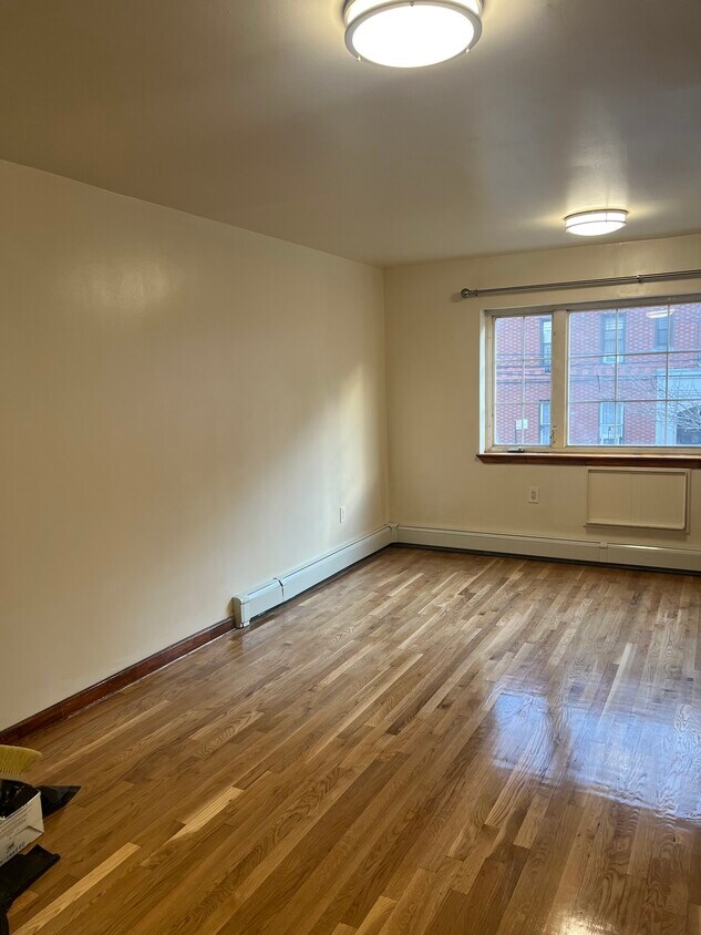 Building Photo - 3517 Newkirk Ave