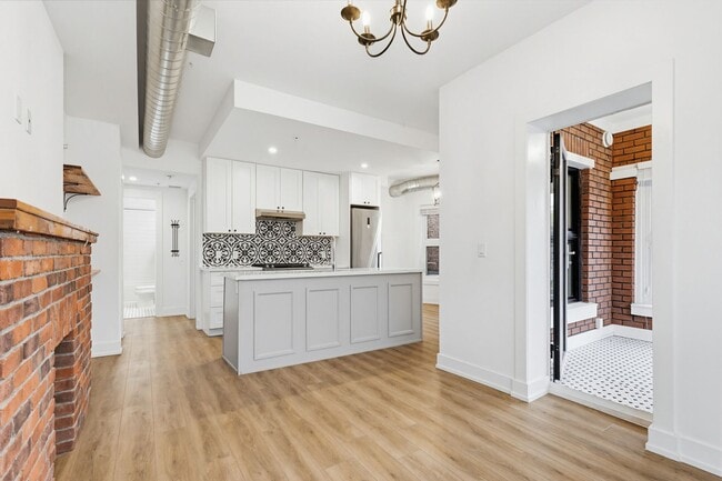 Building Photo - Beautiful 2 Bedroom At the Oscar