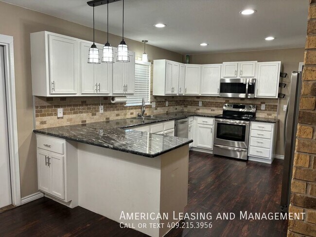 Building Photo - Newly Remodeled 3/2 home in Central ISD