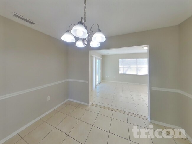 Foto del edificio - 6320 Moog Rd