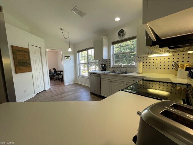 Foto del edificio - 3740 Fieldstone Blvd