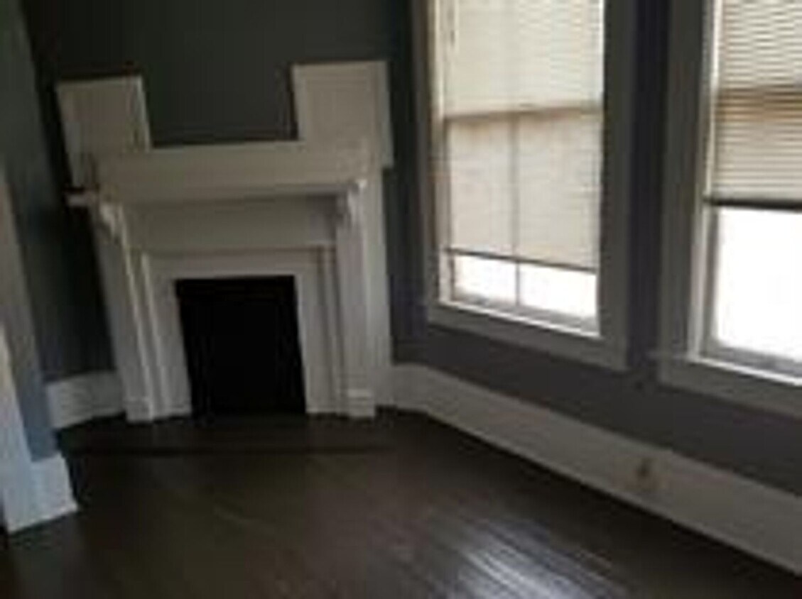Primary Photo - 1106 E 33rd St