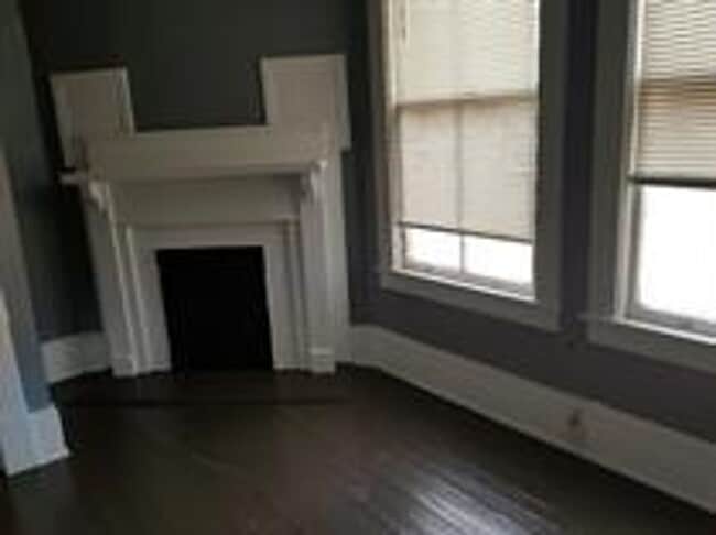Building Photo - 1106 E 33rd St