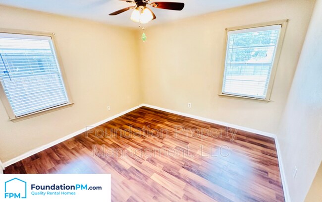 Foto del edificio - 2031 Willow Wood Ave