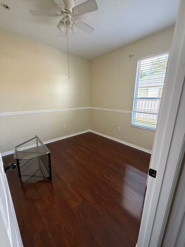 Foto del edificio - 404 Bluff Pass Dr