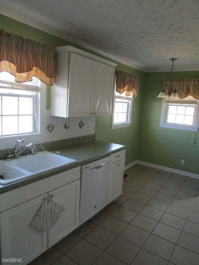 Building Photo - 3 br, 2 bath House - 2856 Beard Rd