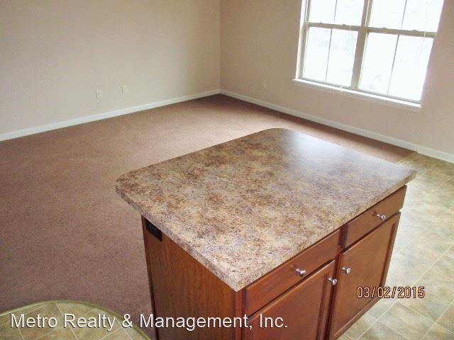 Building Photo - 409-415 Rosewood Ct