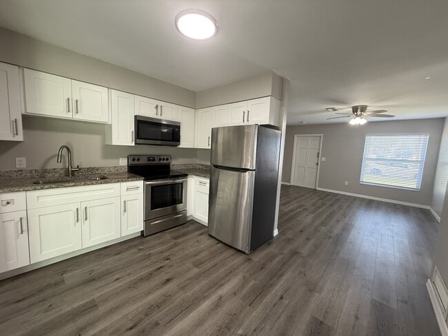 Foto del edificio - 518 Briarwood Rd