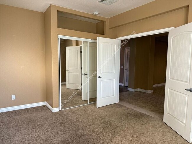 Foto del edificio - New Year Special! 50% Off First Months Rent!