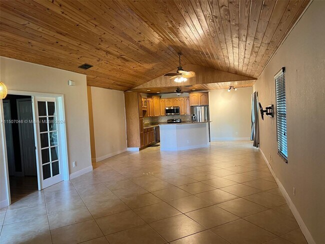 Building Photo - 2014 SE Mantua St