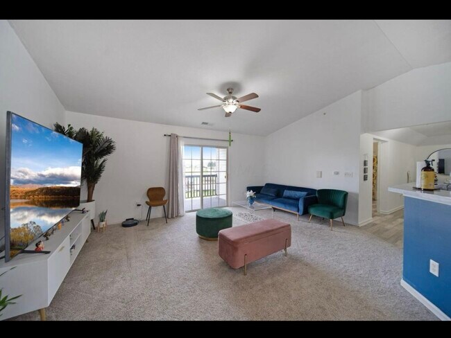 Foto del edificio - 785 Hidden Springs Dr