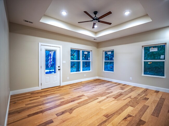 Foto del edificio - 8706 Highland View Rd