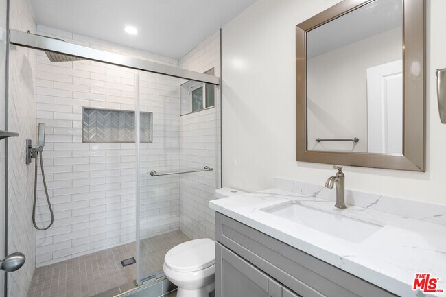 Foto del edificio - 12233 Killion St