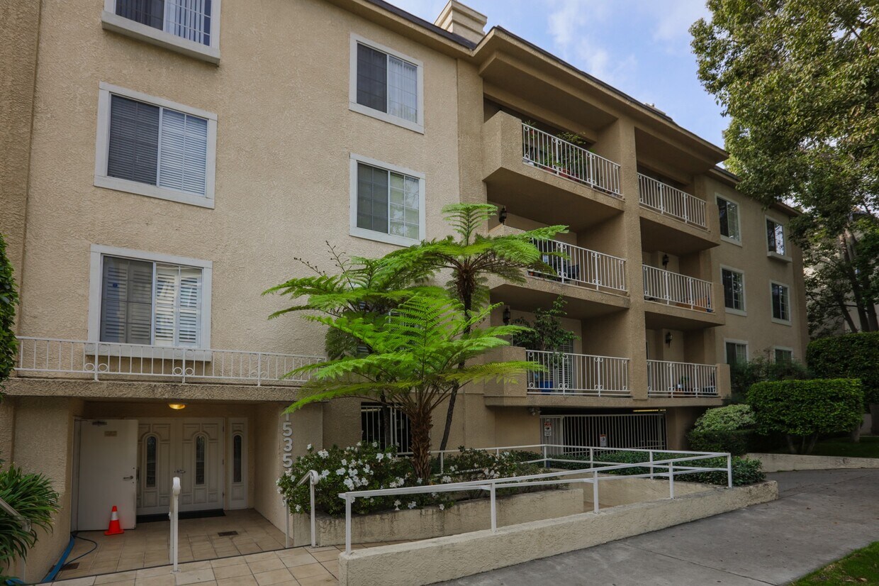 1535 S Bentley Ave Unit 303, Los Angeles, CA 90025 Apartments in Los