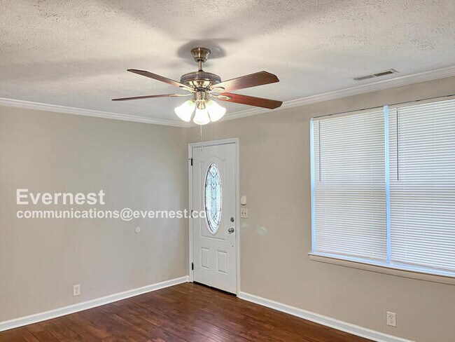 Foto del edificio - 7517 Lake Rd NW
