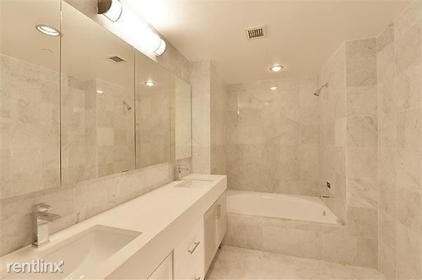 Building Photo - 240 E 67th St