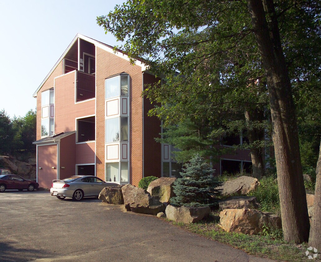 Primary Photo - 1010 Middle St