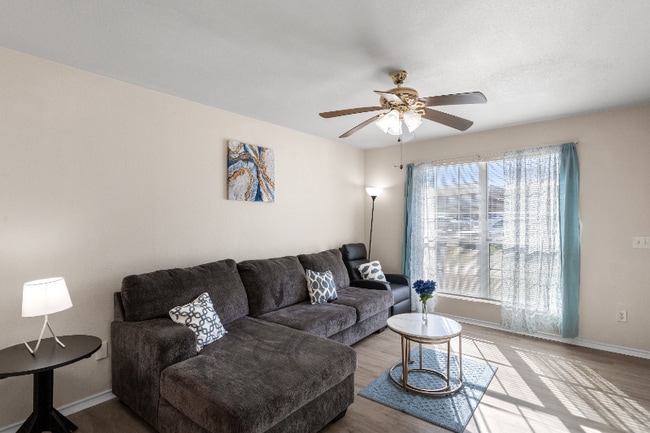 Foto del edificio - 2803 Vernice Loop