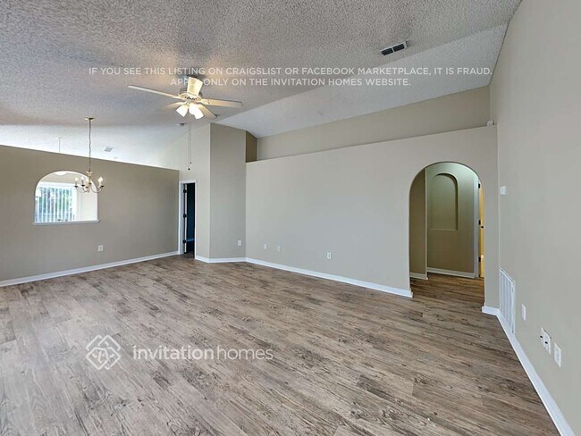 Building Photo - 10436 Opus Dr