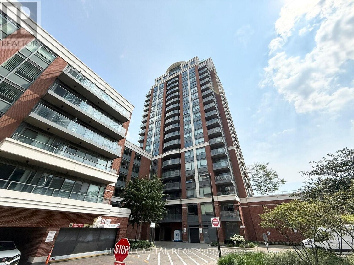 Photo principale - 8200 Birchmount Rd