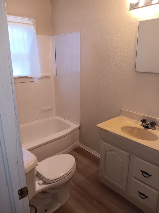 Building Photo - 1313 Denson Dr