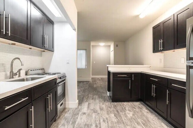 Interior Photo - Cynthia Gardens