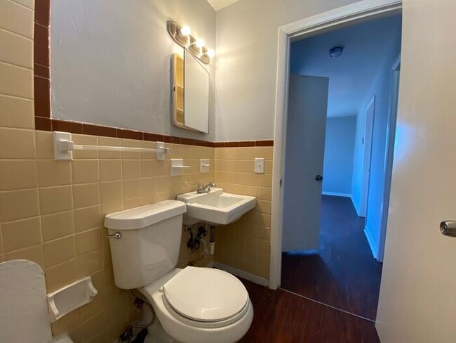 Foto del edificio - 2 Bed / 1 Bath Apartment on 2nd Ave - Walk Downtown!