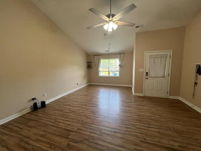 Building Photo - 141 Louie Ln