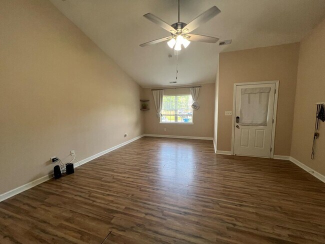 Foto del edificio - 141 Louie Ln