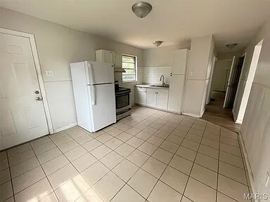 Foto del edificio - 10073 Royal Dr