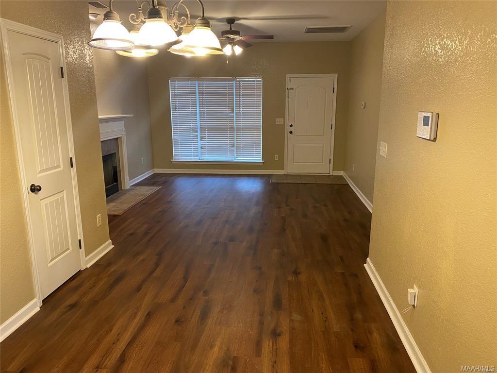 Foto del edificio - 6637 Ridgeview Cir