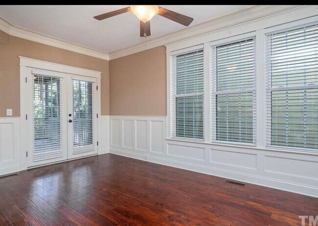 Foto del edificio - 79 Falconridge Dr