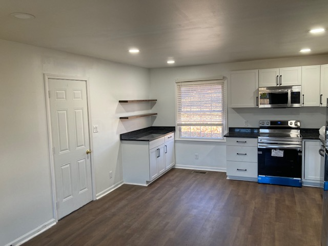 Building Photo - 106 Camelot Dr