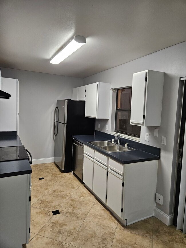 Foto del edificio - 2/1.5 Condo in East Orlando 6 miles from t...