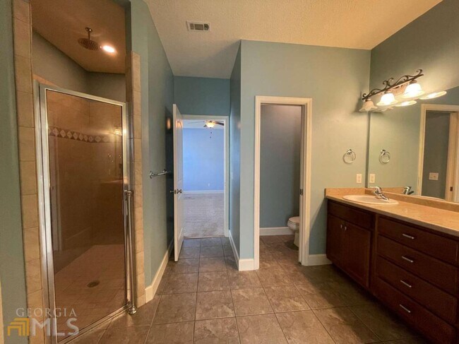 Building Photo - 203 Waters Edge Dr