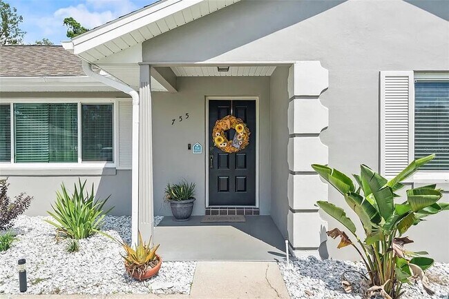 Foto del edificio - 755 Fairlawn Dr
