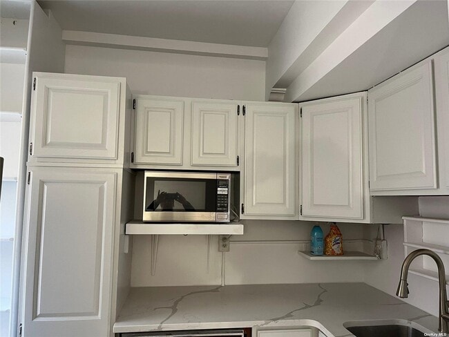 Building Photo - 123 E 37th St