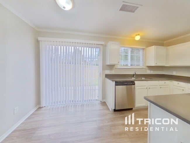 Building Photo - 2016 Mallard Woods Pl