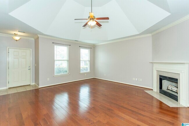 Building Photo - 4350 Sierra Dr
