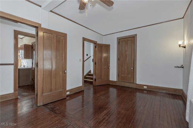 Building Photo - 283 Corning Dr
