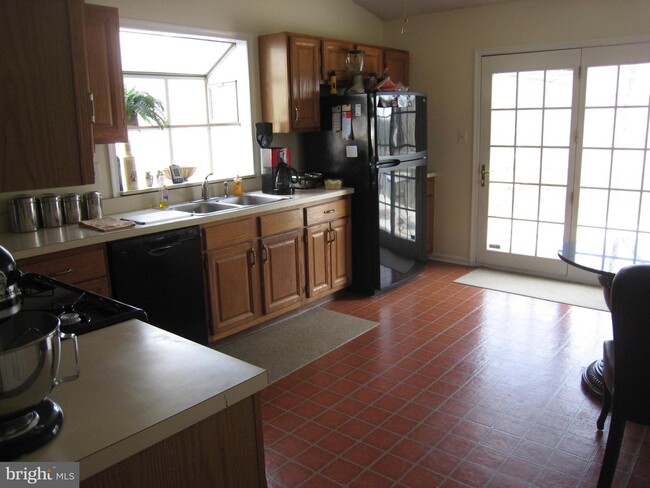 Building Photo - 28 E Countryside Dr