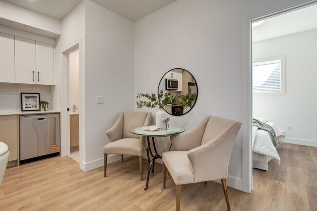 Building Photo - Modern Private Basement Suite in Capitol Hill | Pet Friendly