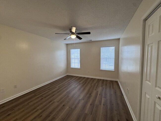 Building Photo - 242 Katelyn Cir