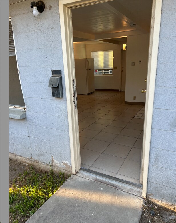 Foto del edificio - 929 S Thorne Ave