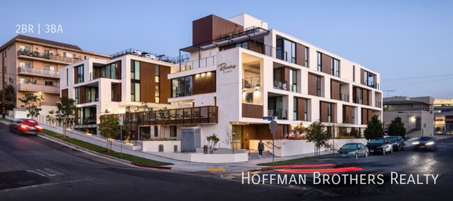 Building Photo - 1415 Reeves St